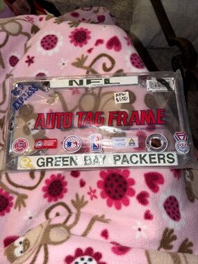 Vintage NFL Green Bay Packers Football License plate Frame Metal Tag Express NEW